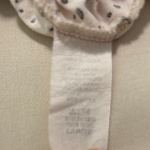 Blouse Size Large. Puff Sleeve. SKU 9 feminine flowy - Picture 9 of 9